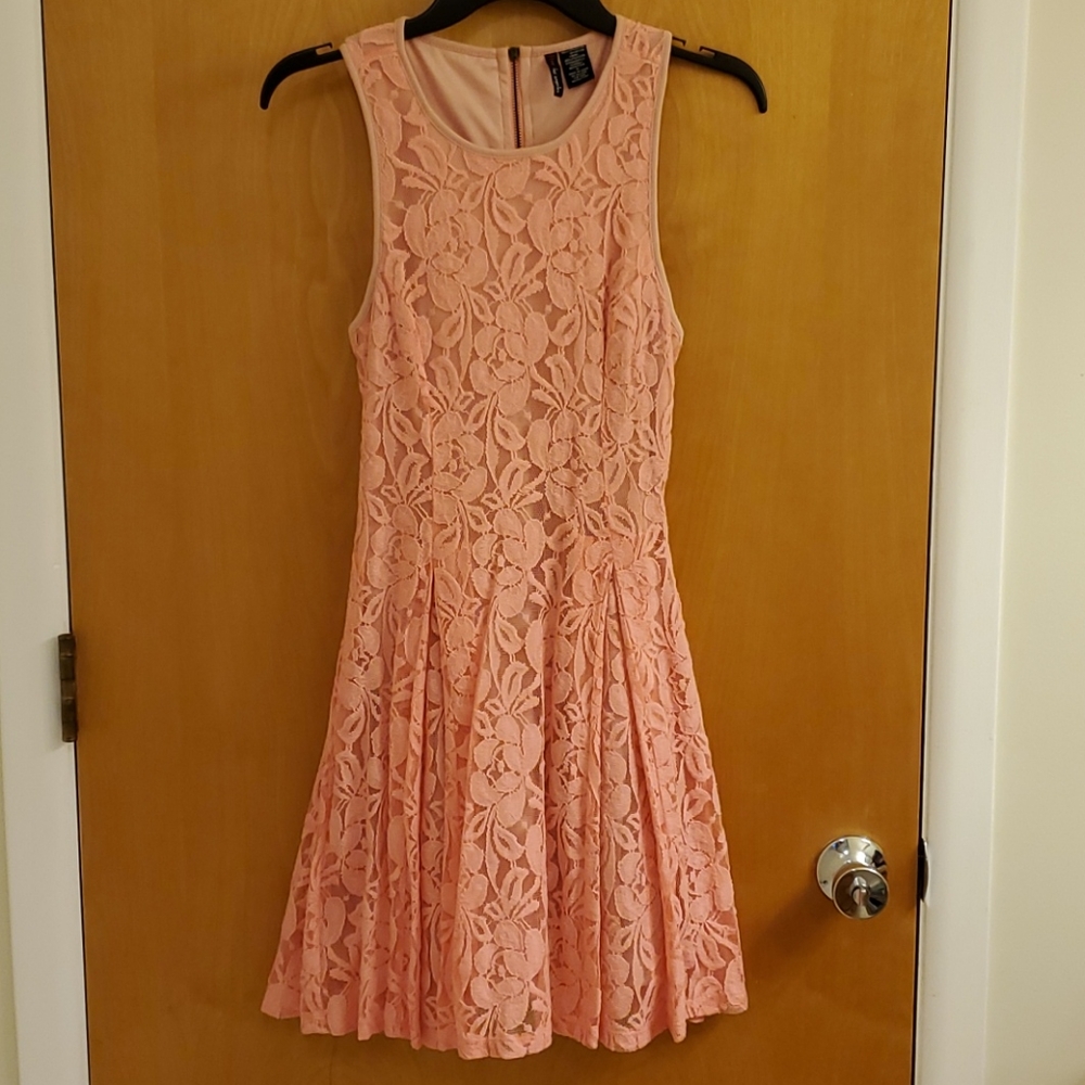 Pink Pleated lace dress